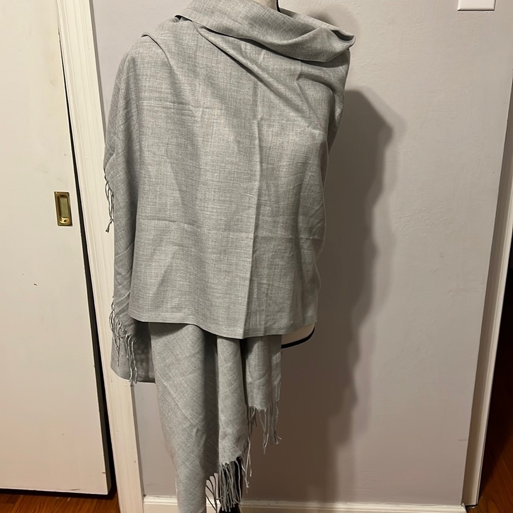 H&M’s Wrap/ Scarves 🧣